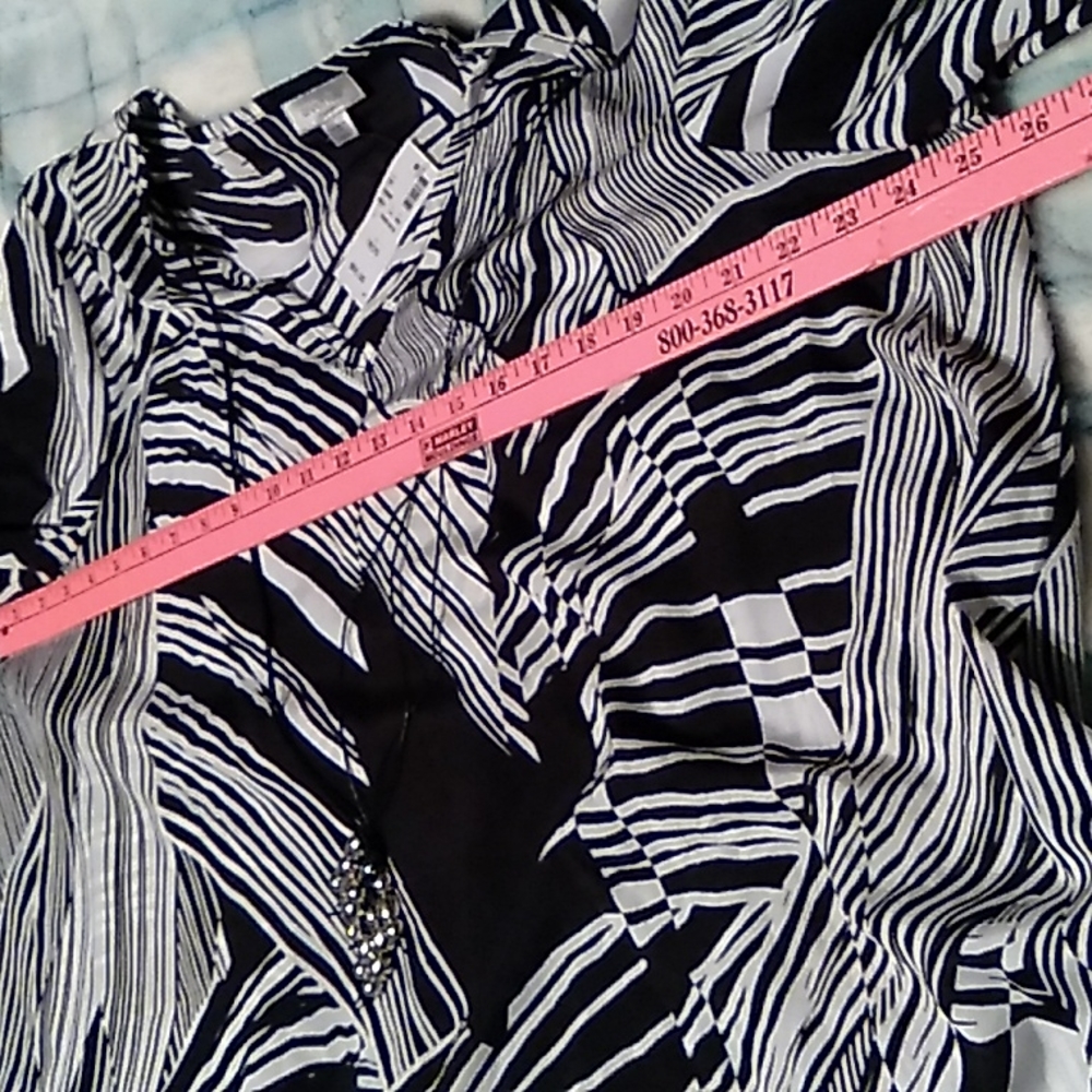 Avenue Lightweight top. 18/20 NWT - Picture 6 of 16